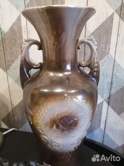 Ваза с перламутровыми отливом, керамика