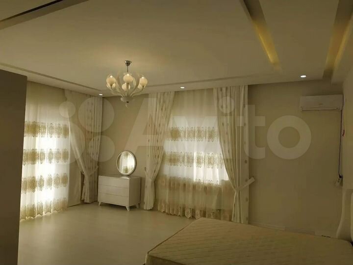 Дом 247 м² на участке 6 сот.