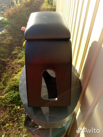 Подлокотник