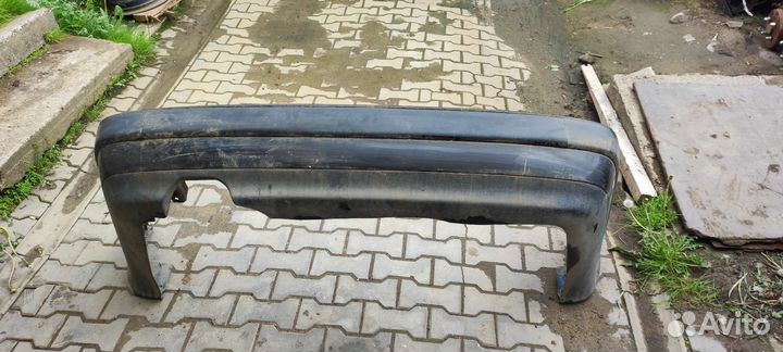 Оригинальный задний бампер Ауди 100С4 седан