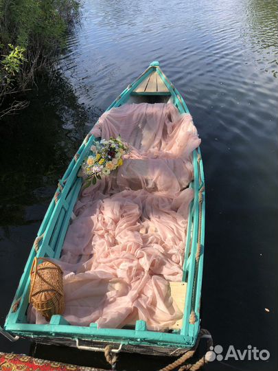 Лодка деревянная