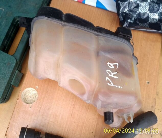 Расширительный бачок с крышкой Форд S-Max