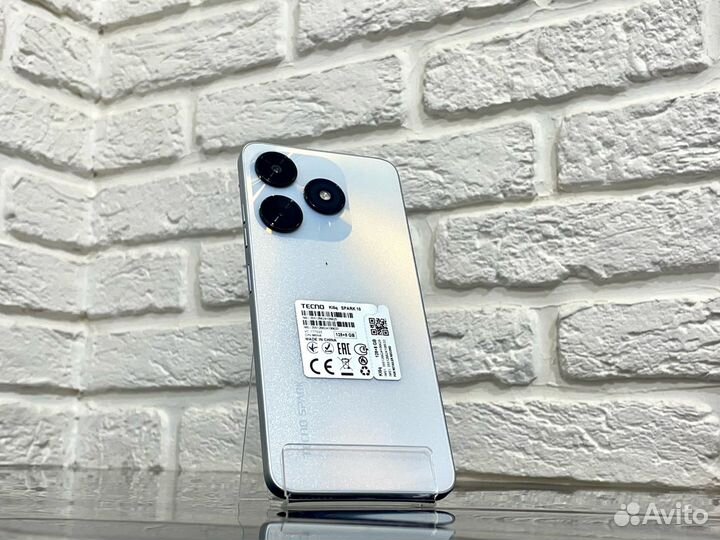Смартфон Tecno Spark 10 4/128Gb 2 nano SIM белый