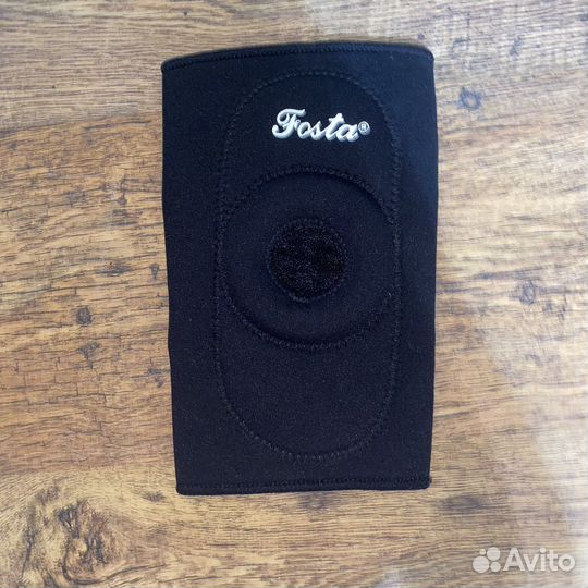 Наколенник ортопедический