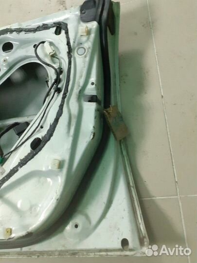 Дверь передняя правая Toyota Mark 2 GX100 1GFE