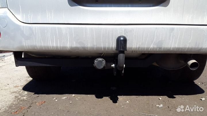 Фаркоп на Toyota Voxy Noah Esquire