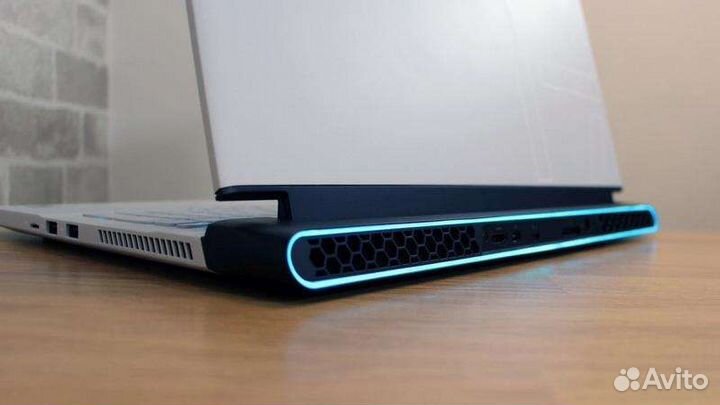 Ноутбук Dell Alienware M17 R4 i7 / RTX 3070 8gb