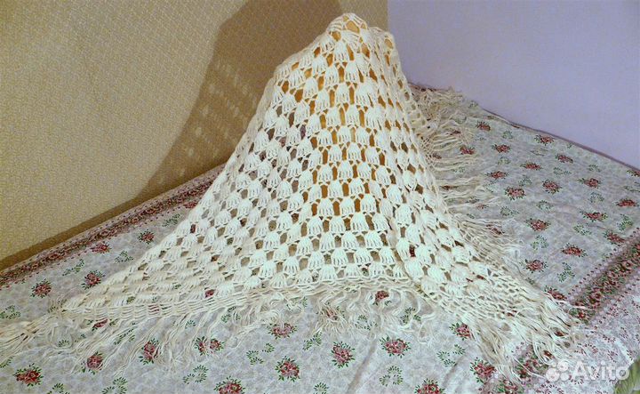 Шаль Шерстяная Ярко-Белая Треугольная 190 x 130 см