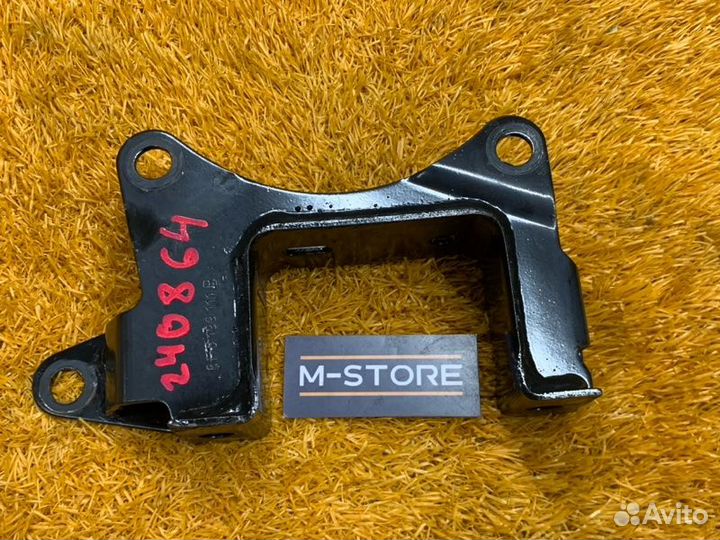 Кронштейн кпп левый Audi A1 8X CAX 2011