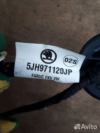 Проводка двери передней левой Skoda Rapid