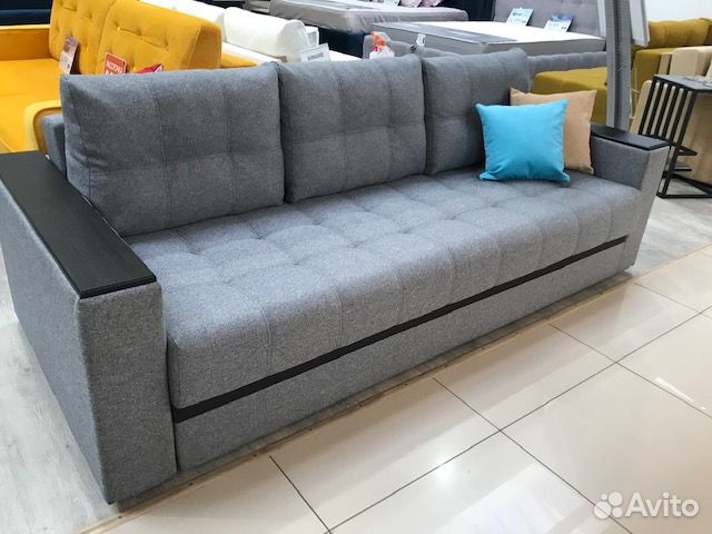 Продам лаконичный прямой диван