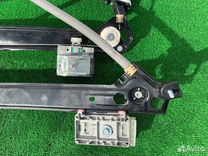 Стеклоподъемник передний правый R Ford Mustang