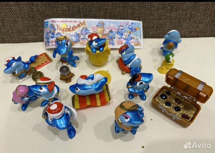 Игрушки киндер Акулы