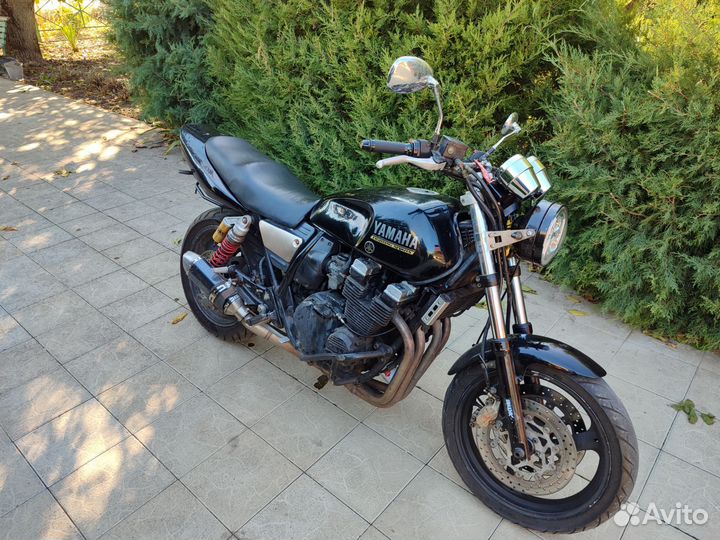 Yamaha XJR400R