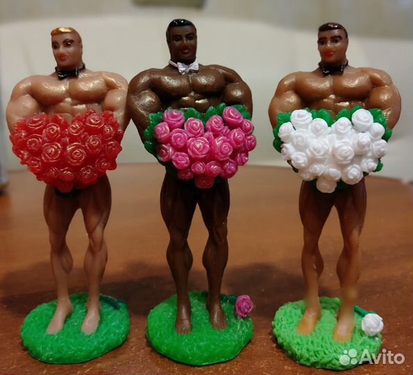 Мужчина с букетом роз из мыла ручной работы