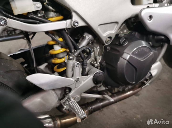 Продам Honda VTR 1000F