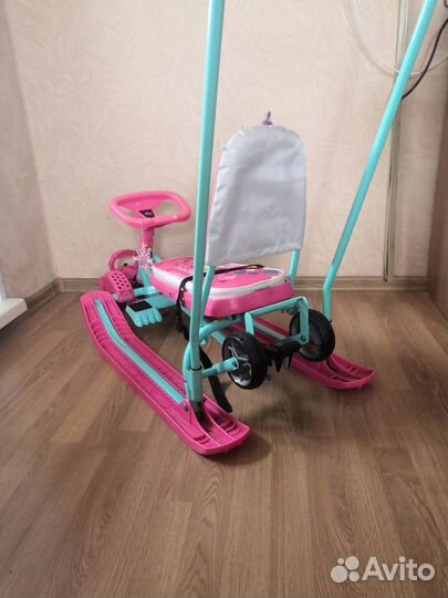 Снегокат детский с ручкой и выдвижными колесами