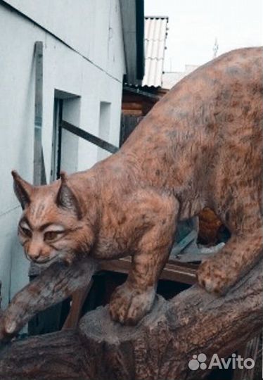 Скульптура Рысь на дереве