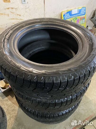 Hankook AH11 235/65 R17