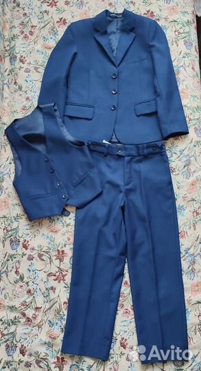 Школьная форма (костюм тройка)для мальчика 116-122
