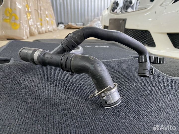 Патрубок шланг охлаждения Mercedes Benz оригинал