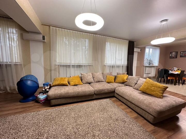 Дом 280 м² на участке 10 сот.