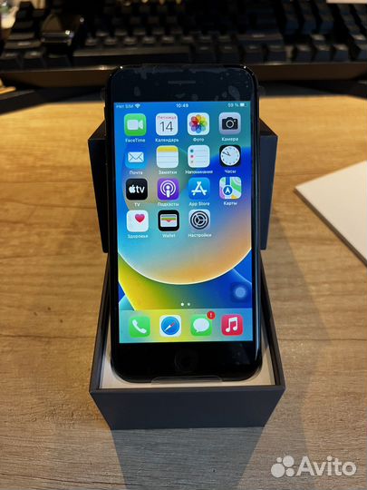 Телефон iPhone 8 64 gb