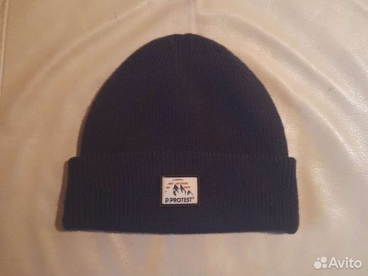 Мужская зимняя шапка протест