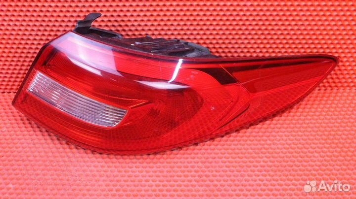 Фонарь задний правый Hyundai Sonata LF G4KH 92402