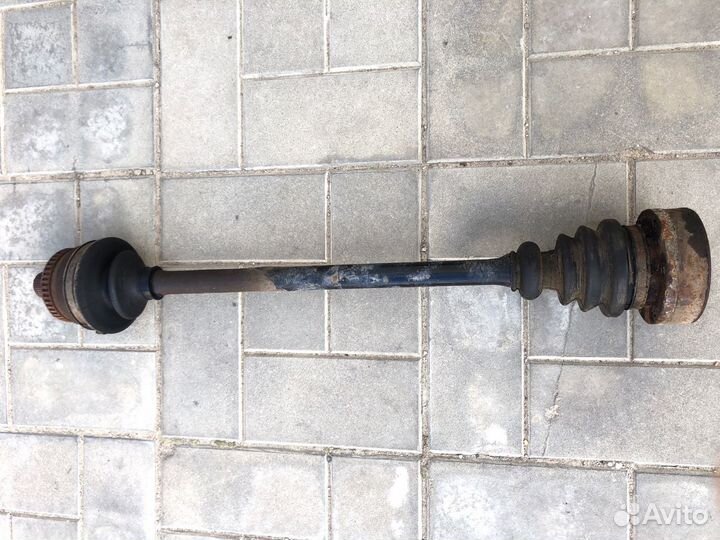 Полуось (привод) задний левый Volkswagen Passat B5