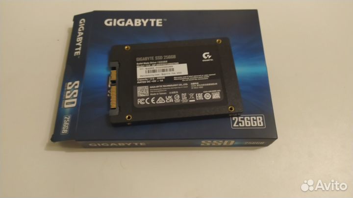 SATA накопитель gigabyte