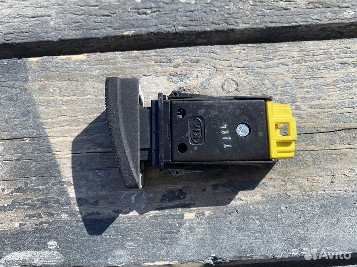 Кнопка обогрева стекла Kia Spectra