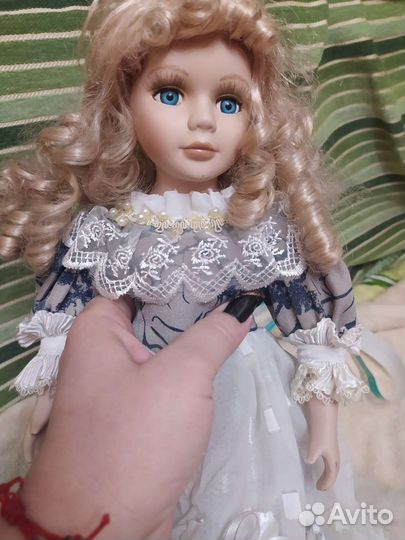 Кукла фарфоровая большая