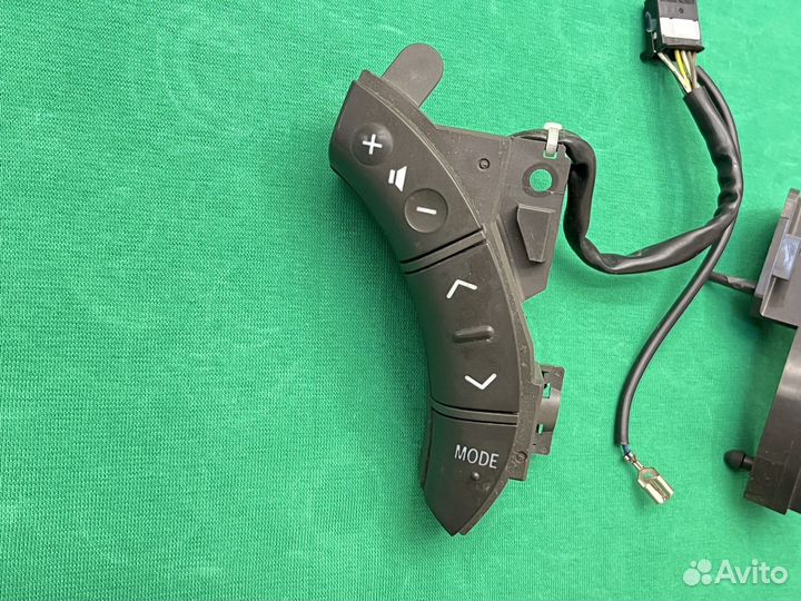 Кнопки мультимедиа руля Toyota Land Cruiser 100