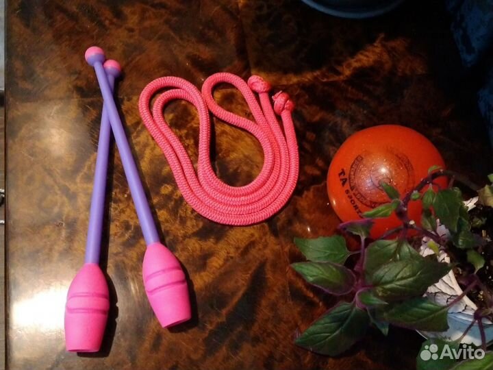 Булавы 36, скакалка, мяч, обручи гимнастические