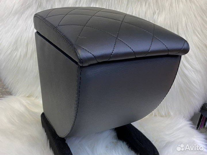 Подлокотник на Skoda Yeti