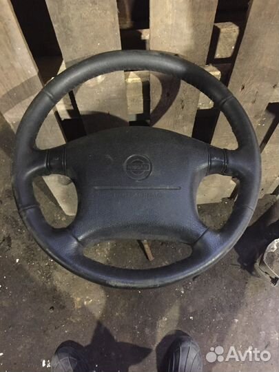 Рулевое колесо Nissan Primera P10 1996 год