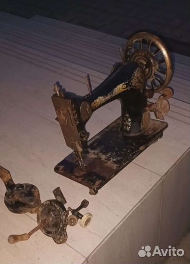 Швейная машина Singer