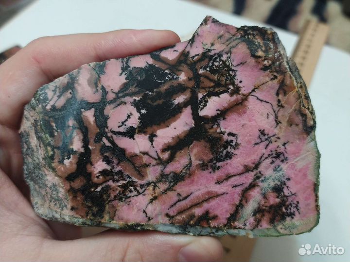 Родонит минерал