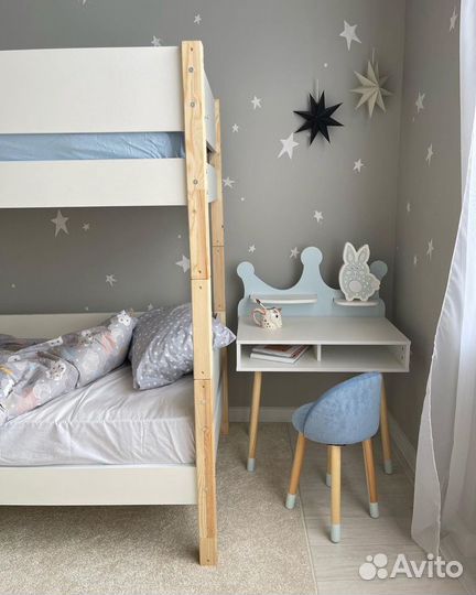 Детский стол и стул