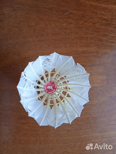 Воланчик для бадминтона