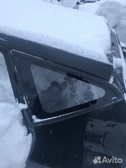 Стекло кузовное левое (Nissan Murano)