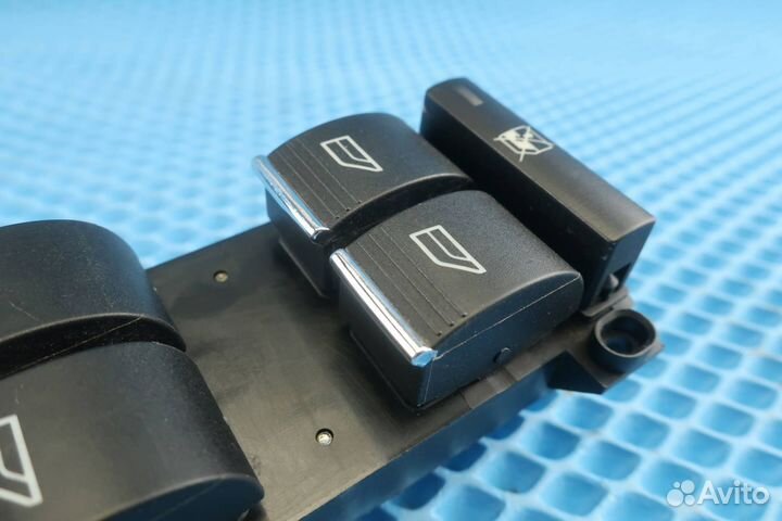 Блок управления стеклоподъёмниками Ford Focus 2