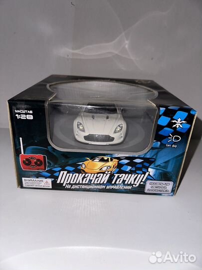 Машинка на радиоуправлении 1:28