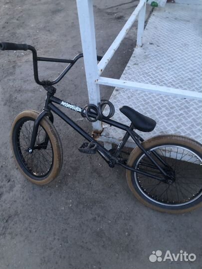 Трюковой велосипед BMX