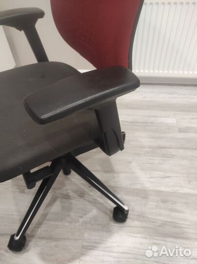 Компьютерное кресло