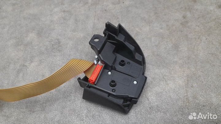Кнопки руля Volkswagen Passat B6 2.0 cbab AT (DSG)