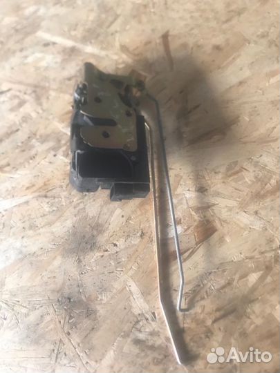 Замок двери передний левый Chevrolet Aveo T200 L34