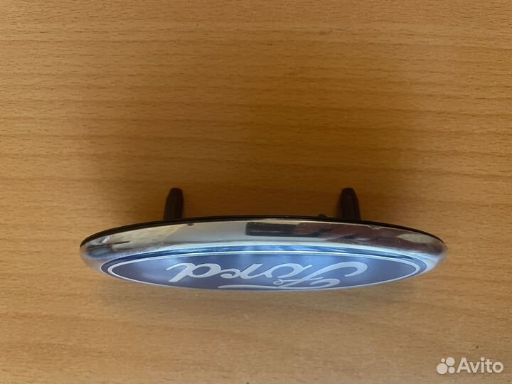 Эмблема багажника Ford Fiesta 5