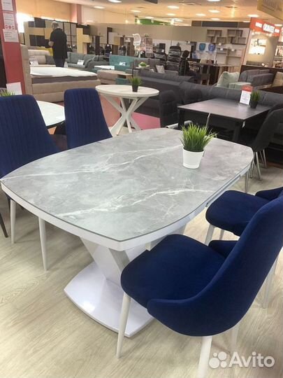 Кухонный стол из керамогранита